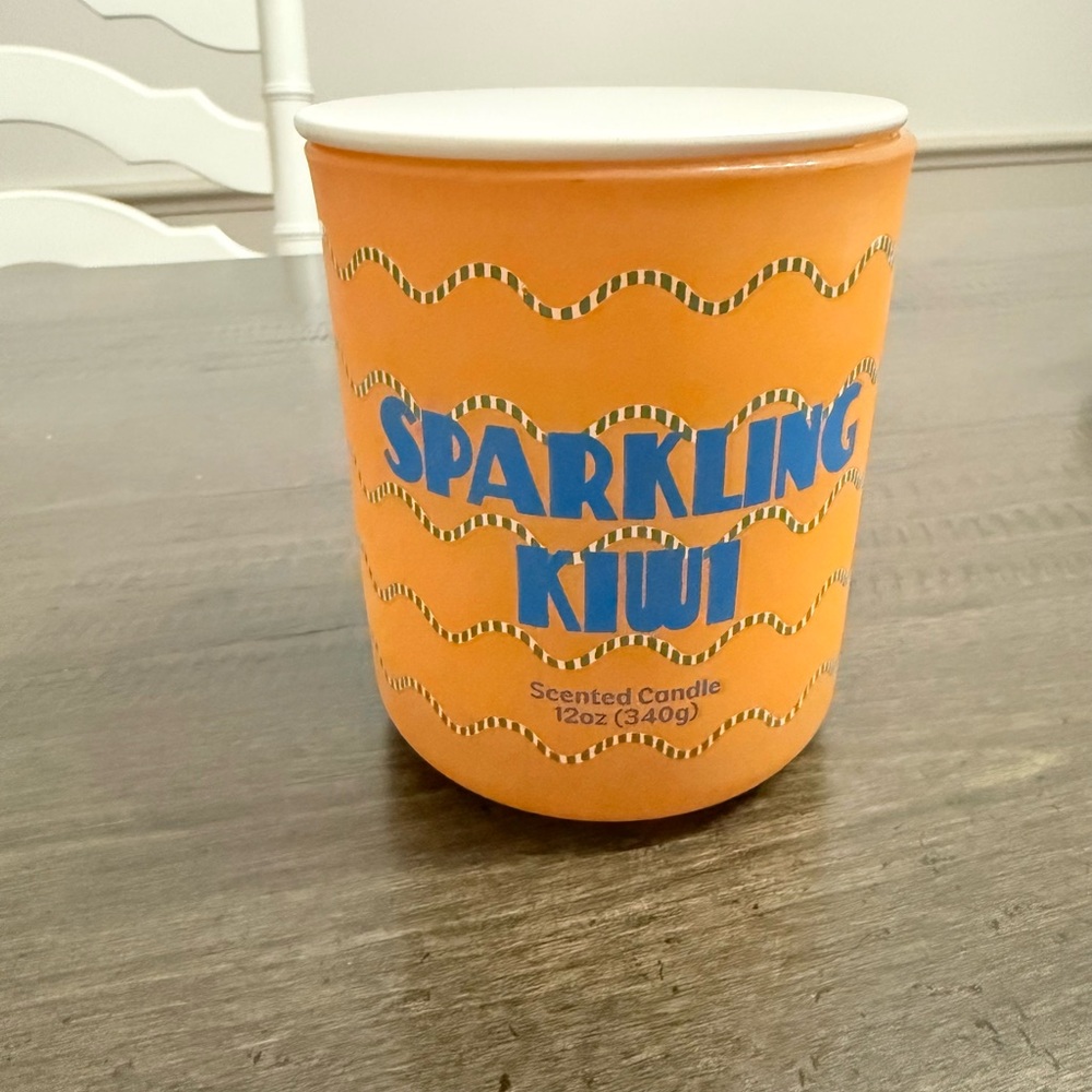 Room Essentials - Sparkling Kiwi 12oz Candle with Lid - New
